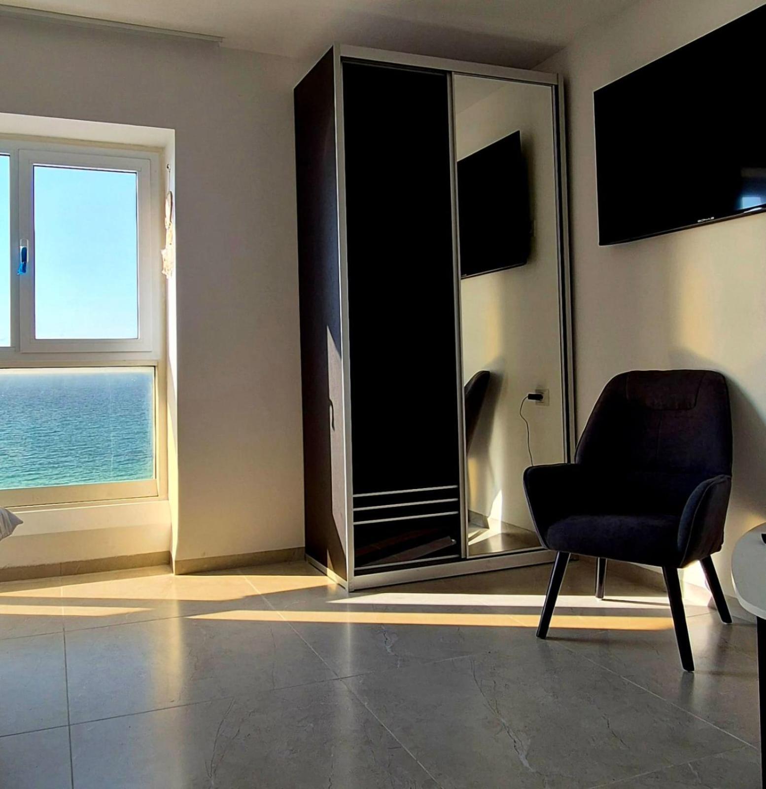 Go To Apartments In Leonardo Bat Yam Rom bilde